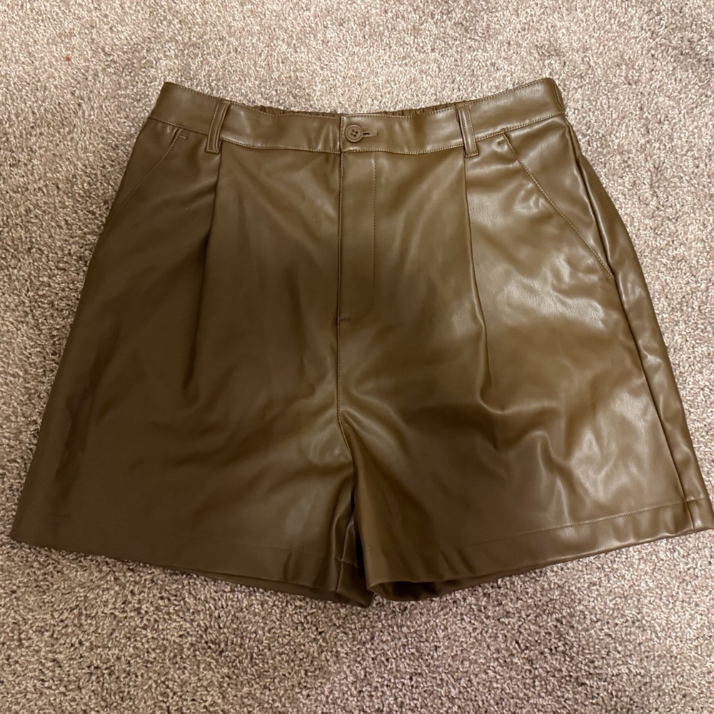 NWOT Steve Madden high wasted faux leather shorts women's size medium - Picture 3 of 10
